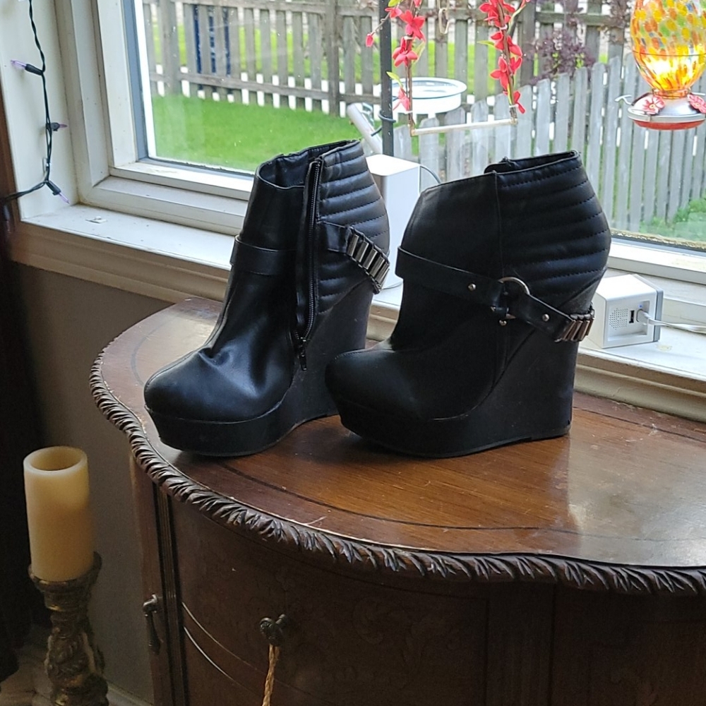Moto Postapocolyptic ankle zip boots
